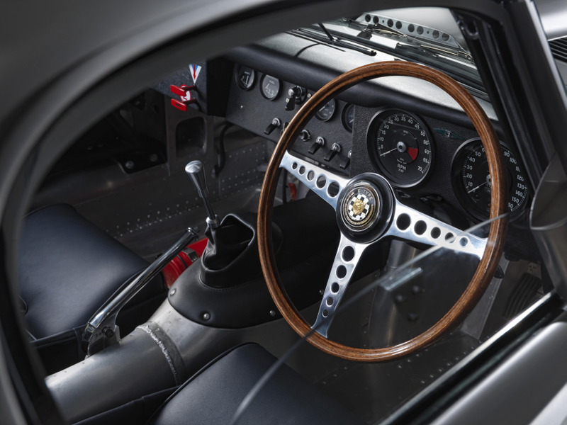 Illustration for article titled Jaguar Brings Back The Lightweight E-Type And It Is Unbelievably Sexy